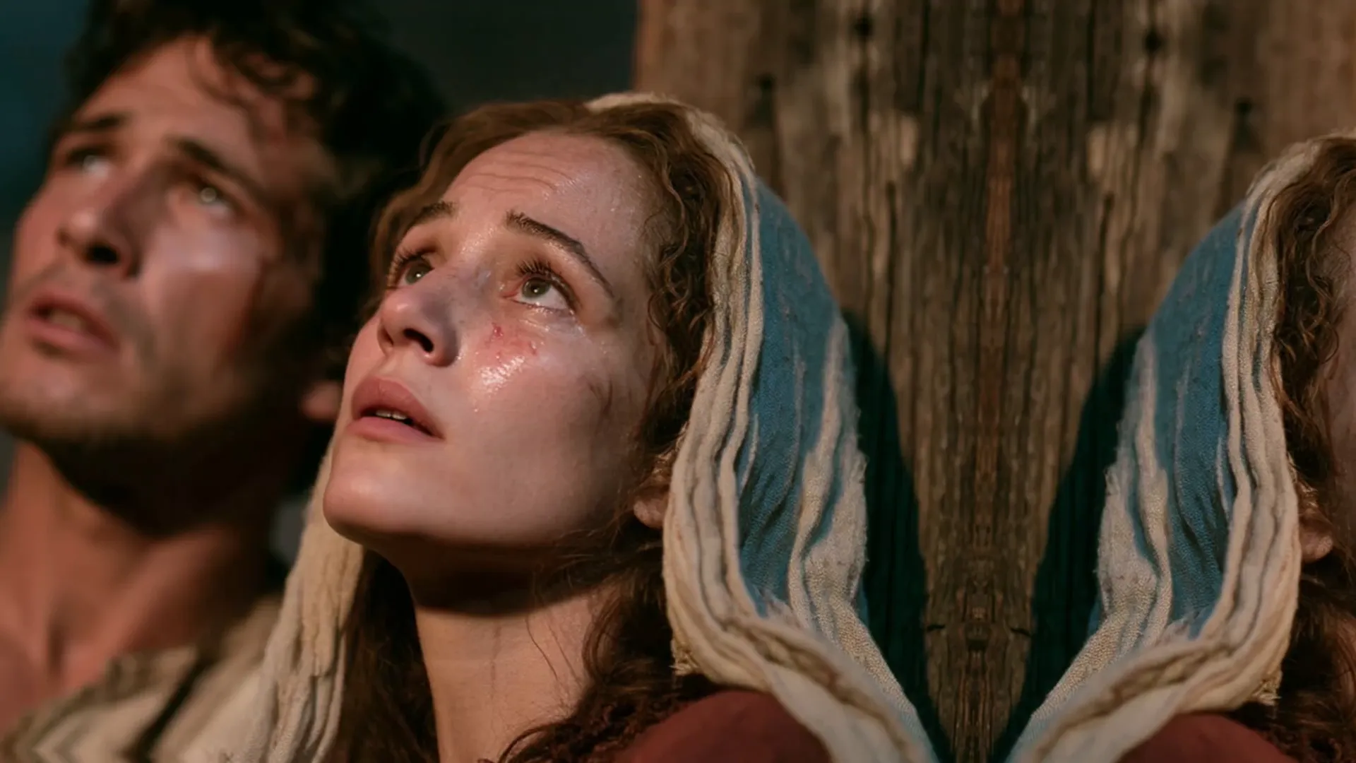 María al pie de la cruz, símbolo de su maternidad espiritual